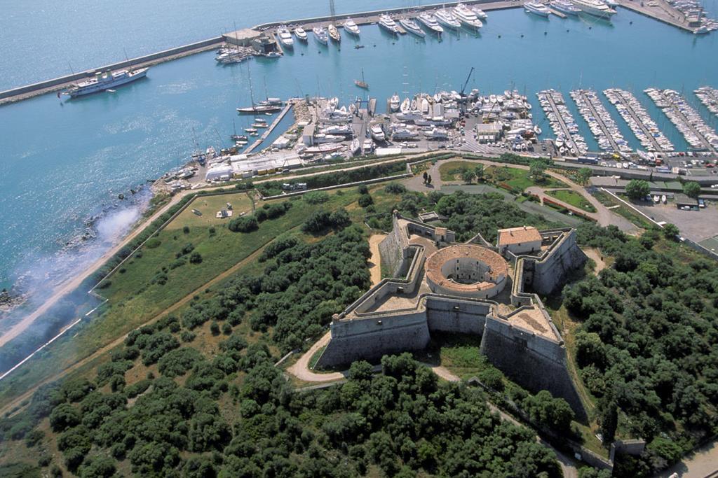 Lou Couquet Apartamento Antibes Exterior foto